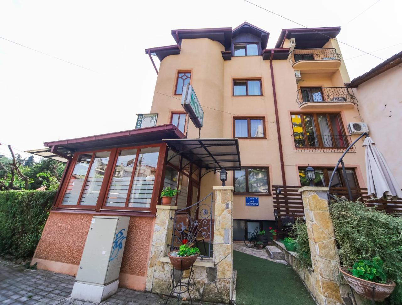 Hotel Pine Skopie Exterior foto